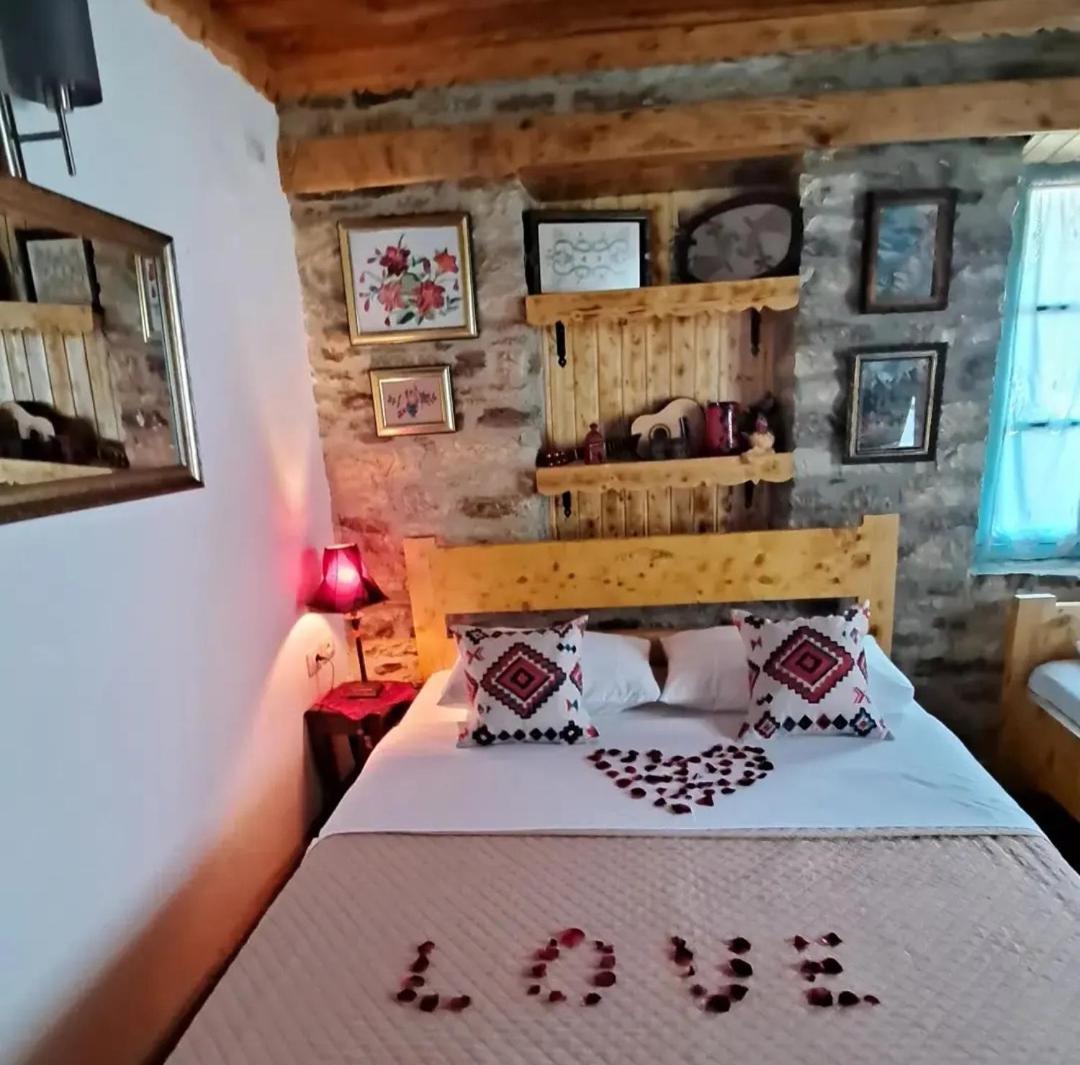 "Villa 70" Guesthouse Gjirokastër 外观 照片