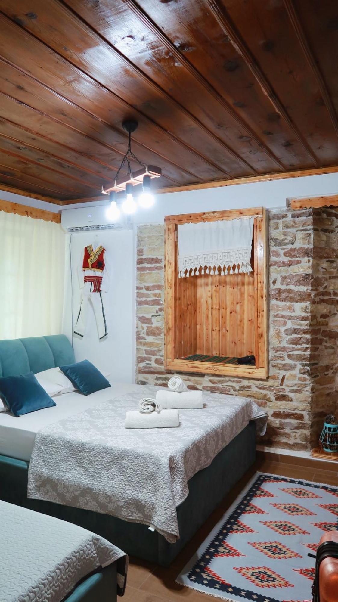 "Villa 70" Guesthouse Gjirokastër 外观 照片