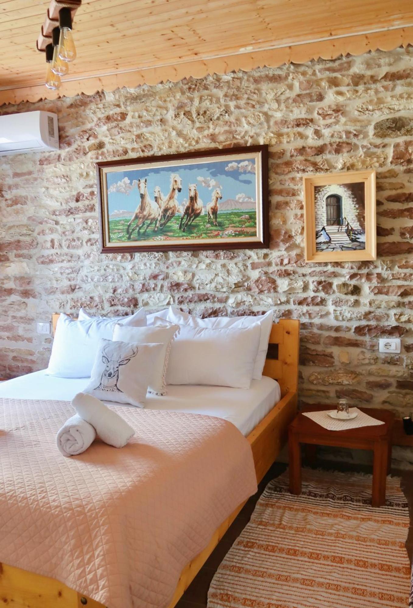 "Villa 70" Guesthouse Gjirokastër 外观 照片
