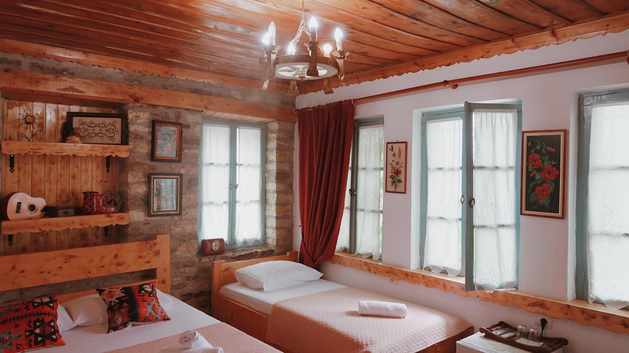 "Villa 70" Guesthouse Gjirokastër 外观 照片