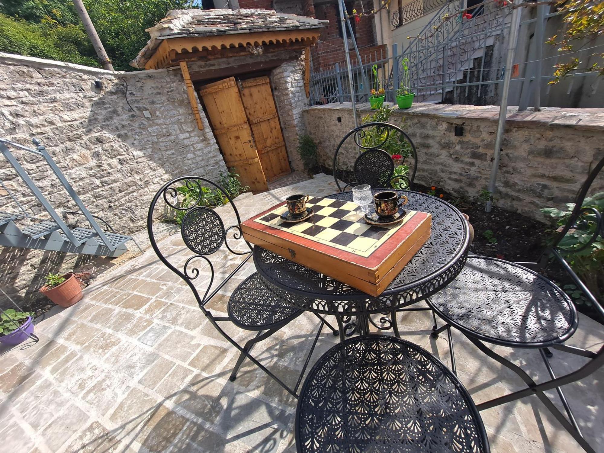"Villa 70" Guesthouse Gjirokastër 外观 照片