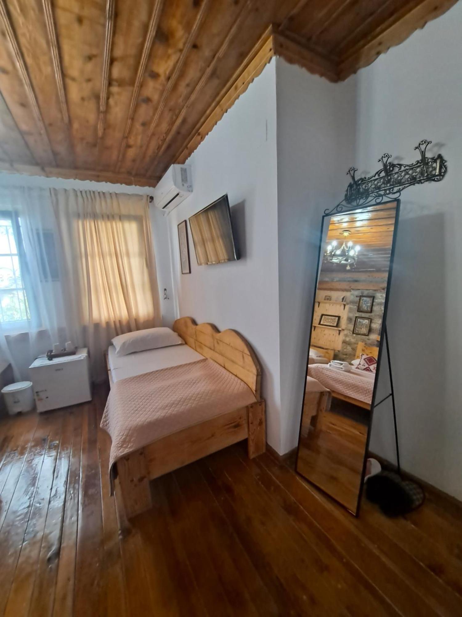 "Villa 70" Guesthouse Gjirokastër 外观 照片