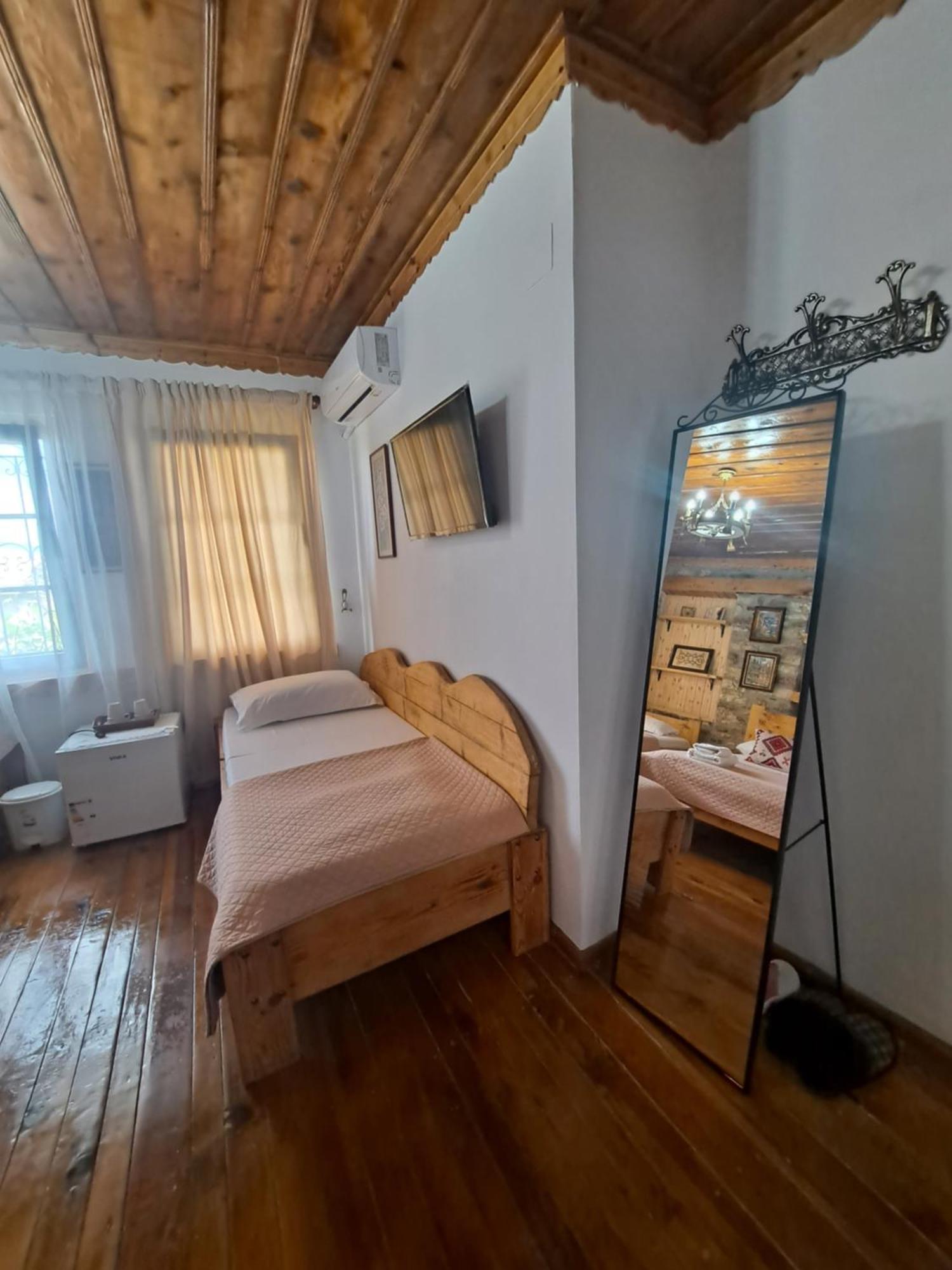 "Villa 70" Guesthouse Gjirokastër 外观 照片