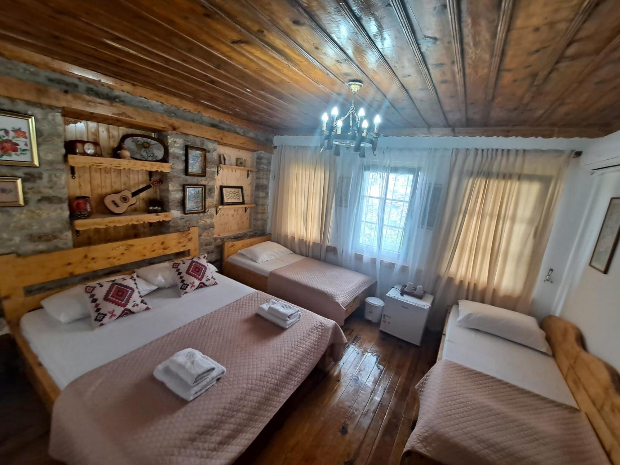 "Villa 70" Guesthouse Gjirokastër 外观 照片